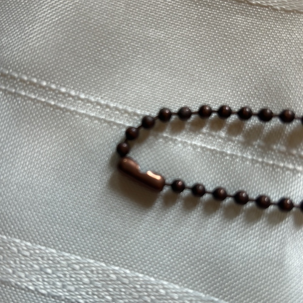 SASSPURILLA reverse-able pendant & chain - Picture 6 of 8